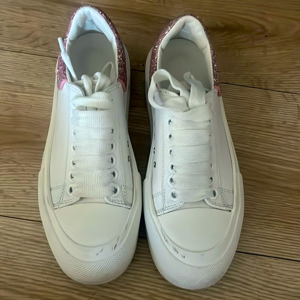 Alexander McQueen women oversized shoe